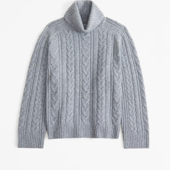 Sweaters - Abercrombie cable knit sweater XS